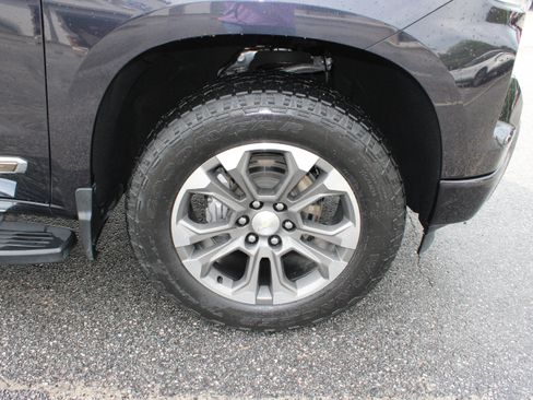 Used 2022 Chevrolet Silverado 1500 High Country w/ Z71 Off-Road Package AWD/4WD image 10