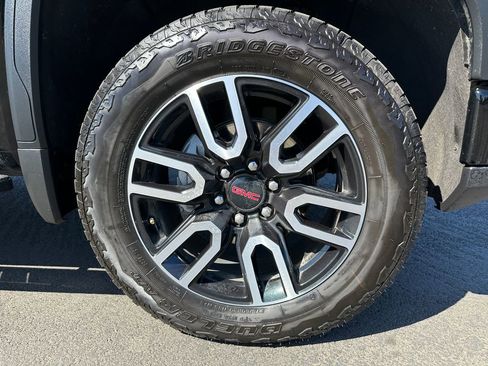 Used 2025 GMC Sierra 1500 AT4 w/ AT4 Premium Package image 12