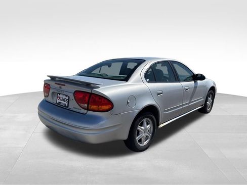 Used 2003 Oldsmobile Alero GL FWD image 9