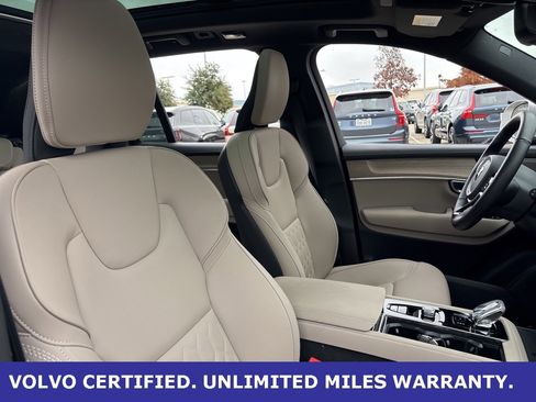 Certified 2025 Volvo XC90 B6 Plus image 13