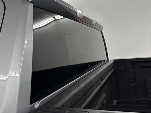 Used 2023 GMC Sierra 1500 SLE image 29