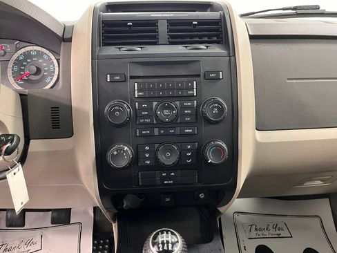 Used 2011 Ford Escape XLS FWD image 3