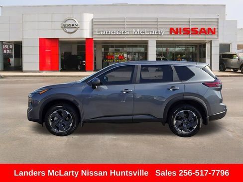 Used 2025 Nissan Rogue SV image 8
