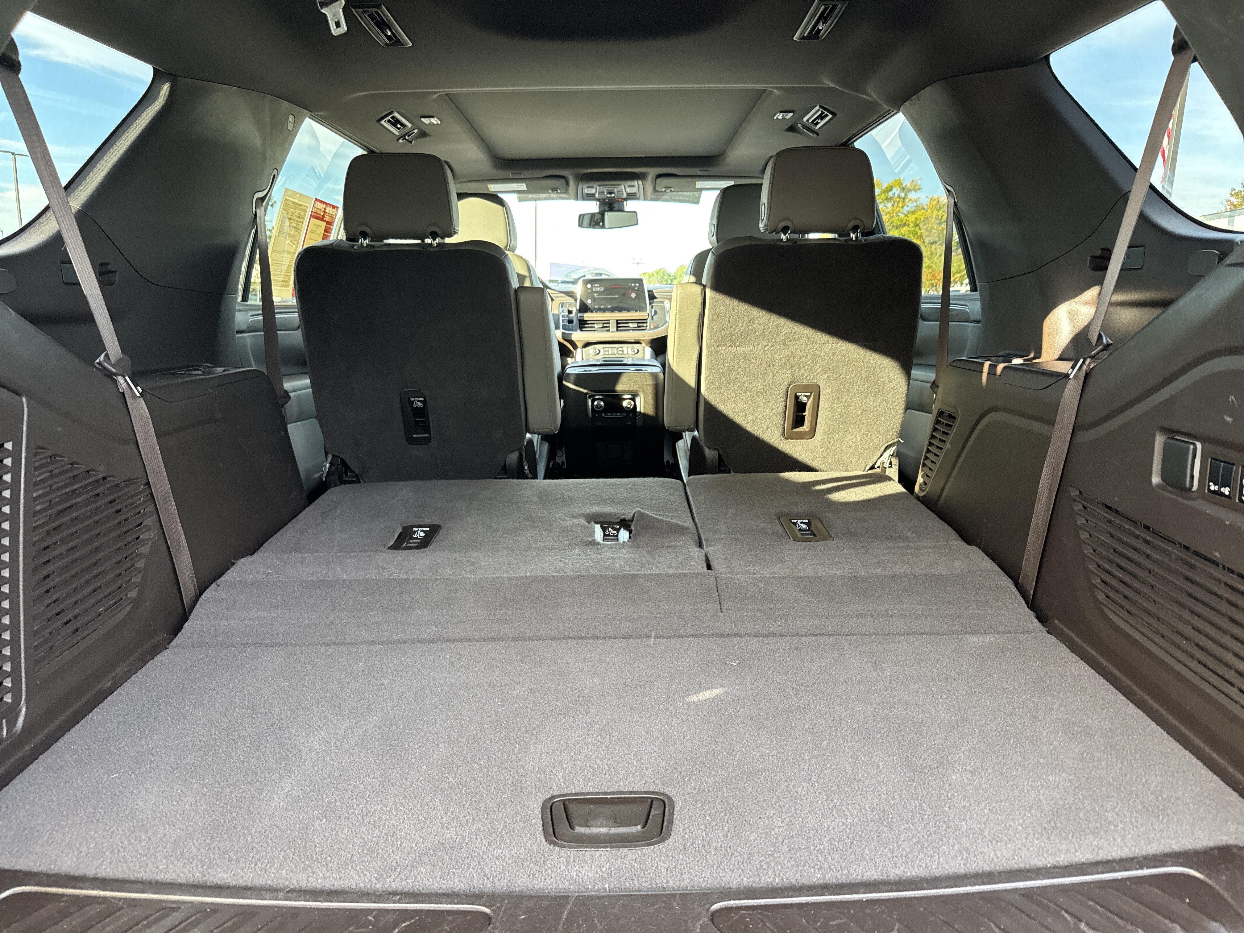 Used 2022 GMC Yukon SLT w/ SLT Premium Package AWD/4WD image 33