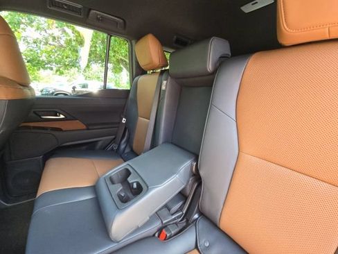 Used 2024 Lexus GX 550 w/ Cold Area Package AWD/4WD image 35