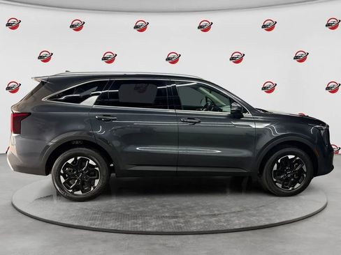Used 2024 Kia Sorento S AWD/4WD image 6