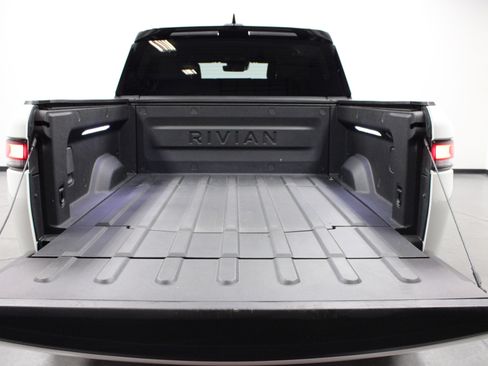Used 2022 Rivian R1T Adventure image 14