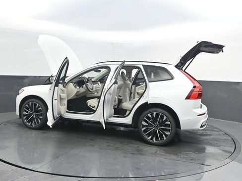 New 2026 Volvo XC60 B5 Ultra w/ Protection Package Premier AWD/4WD image 40