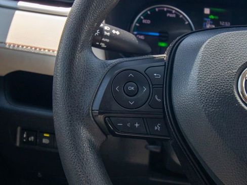 Used 2022 Toyota RAV4 XLE AWD/4WD image 25