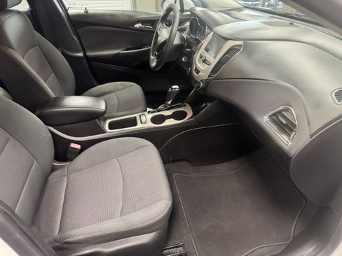 Used 2018 Chevrolet Cruze LS image 12
