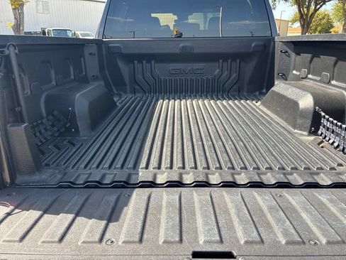 Used 2023 GMC Sierra 1500 Elevation RWD image 9