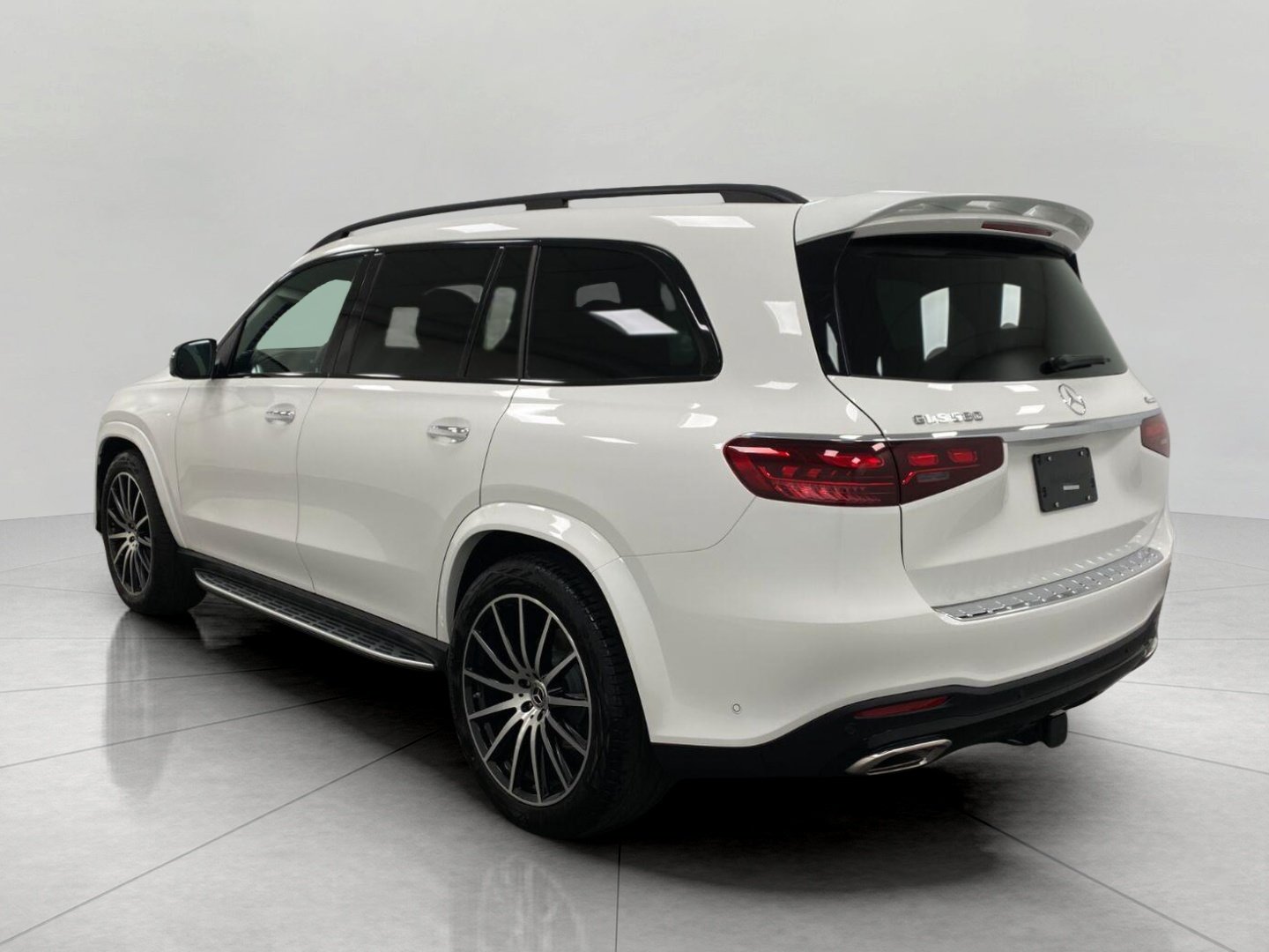 Certified 2026 Mercedes-Benz GLS 580 4MATIC image 8