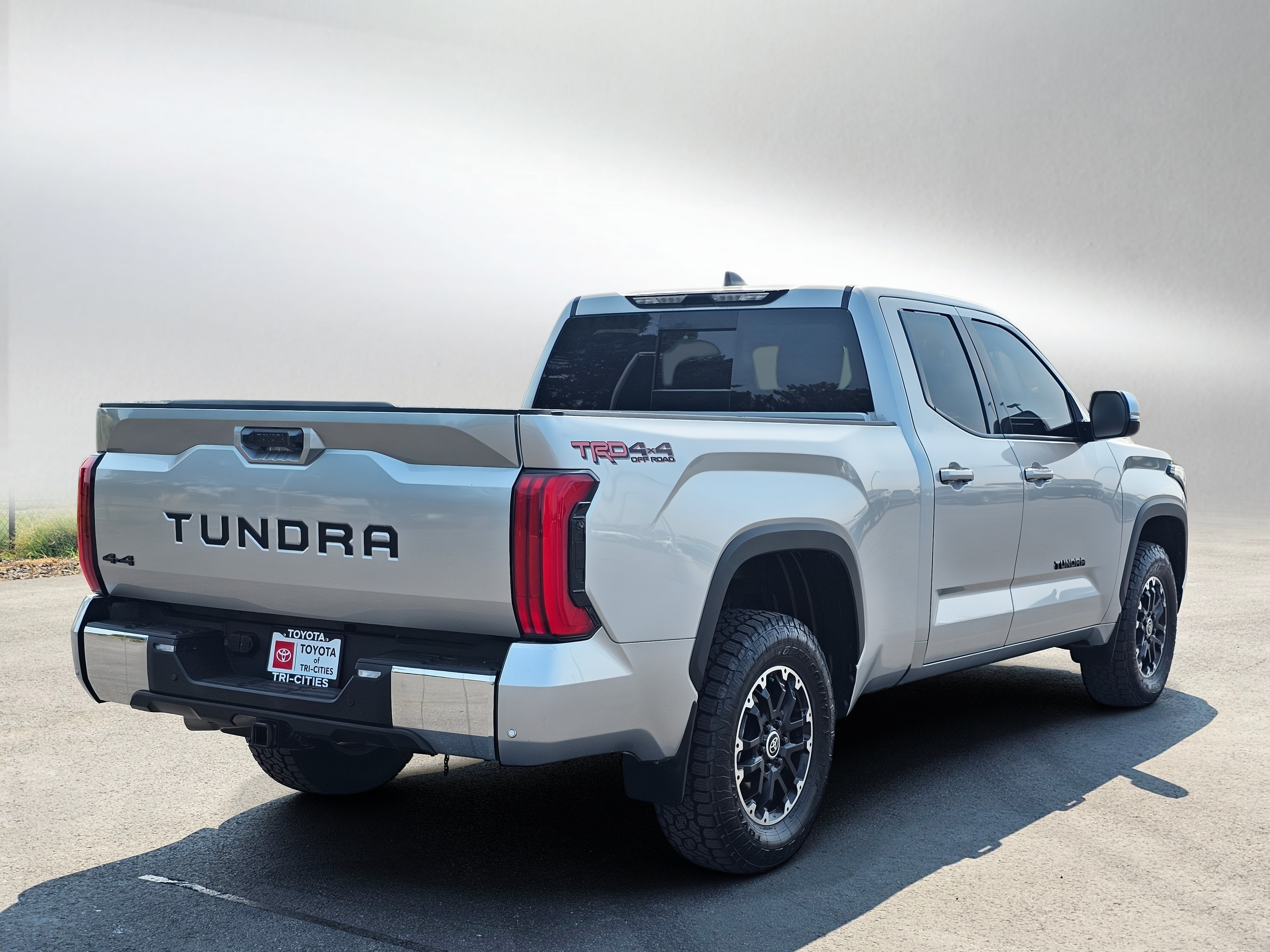 Certified 2022 Toyota Tundra SR5 w/ TRD Off-Road Package AWD/4WD image 5