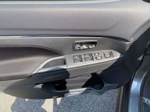New 2025 Mitsubishi Outlander Sport ES image 11