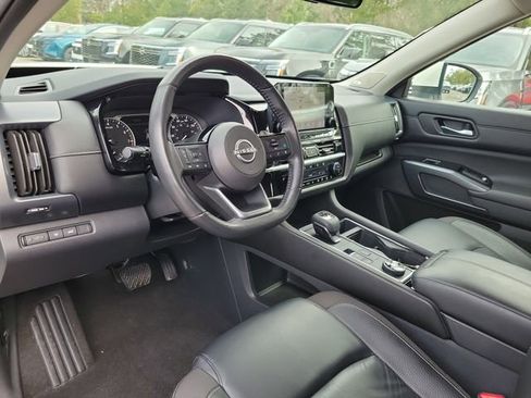 Used 2023 Nissan Pathfinder SL w/ SL Premium Package image 10