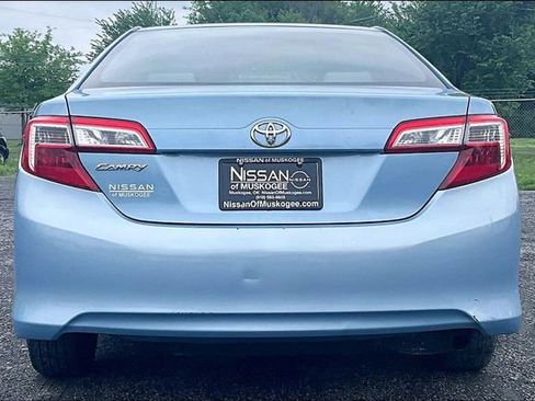 Used 2012 Toyota Camry L image 5