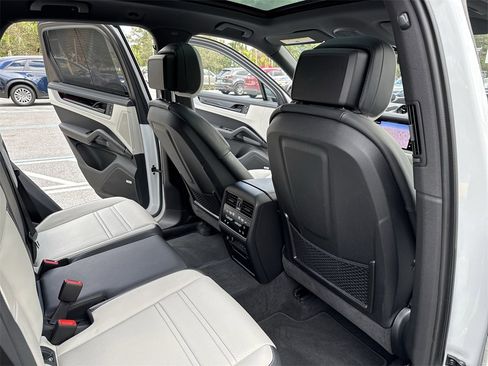 Used 2024 Porsche Cayenne S image 34