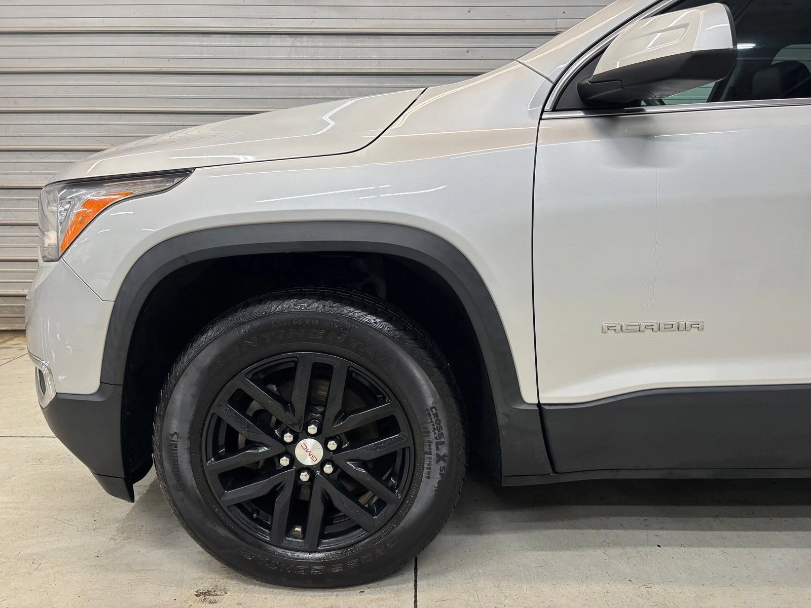 Used 2018 GMC Acadia SLT AWD/4WD image 4