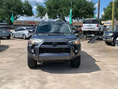 Used 2019 Toyota 4Runner SR5 RWD image 2