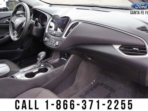 Used 2024 Chevrolet Malibu LT image 27