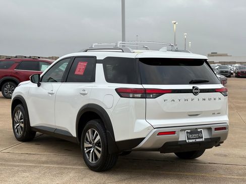 Certified 2025 Nissan Pathfinder SL image 7