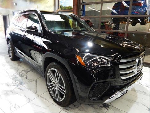 Used 2024 Mercedes-Benz GLS 450 4MATIC image 1