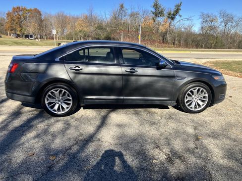 Used 2017 Ford Taurus Limited image 8