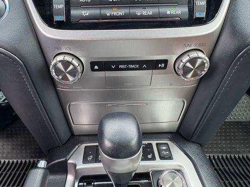 Used 2020 Toyota Land Cruiser AWD/4WD image 20