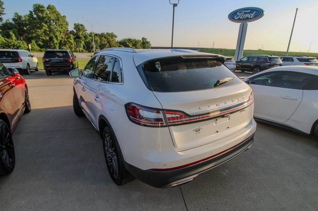 Used 2020 Lincoln Nautilus Reserve AWD/4WD image 4