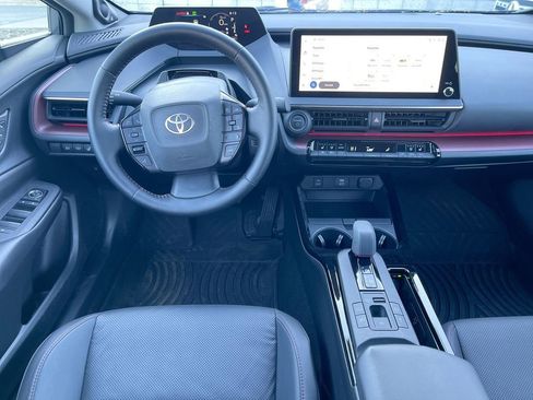 Used 2024 Toyota Prius Prime Premium FWD image 10