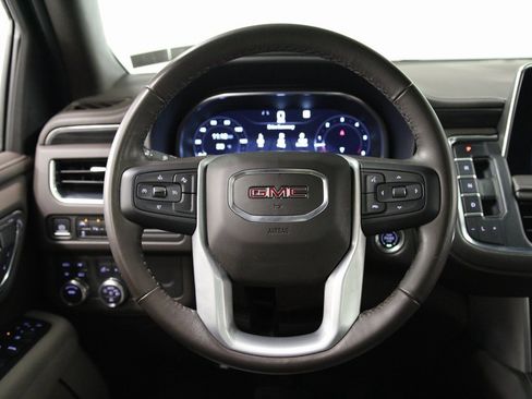Used 2023 GMC Yukon XL SLT image 14