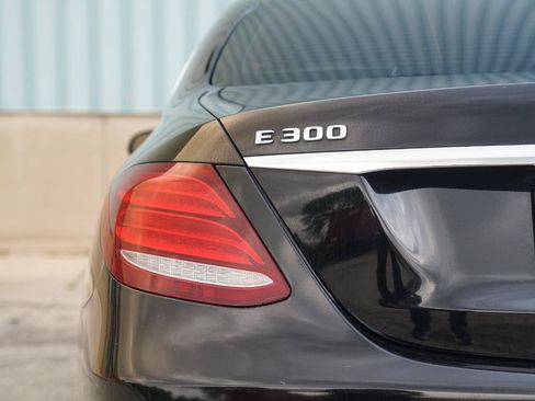 Used 2019 Mercedes-Benz E 300 4MATIC w/ Premium 1 Package image 16