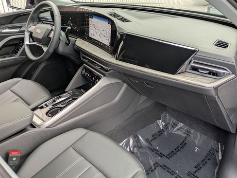 New 2025 Audi Q5 Premium image 9