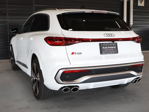New 2025 Audi SQ5 Premium Plus image 2