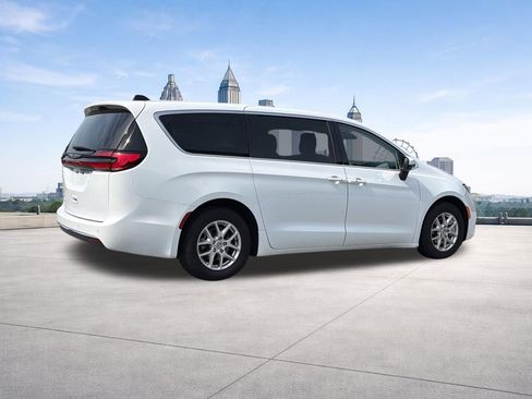 Used 2023 Chrysler Pacifica Touring-L FWD image 28