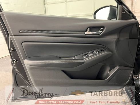 Used 2025 Nissan Altima 2.5 SV FWD image 28