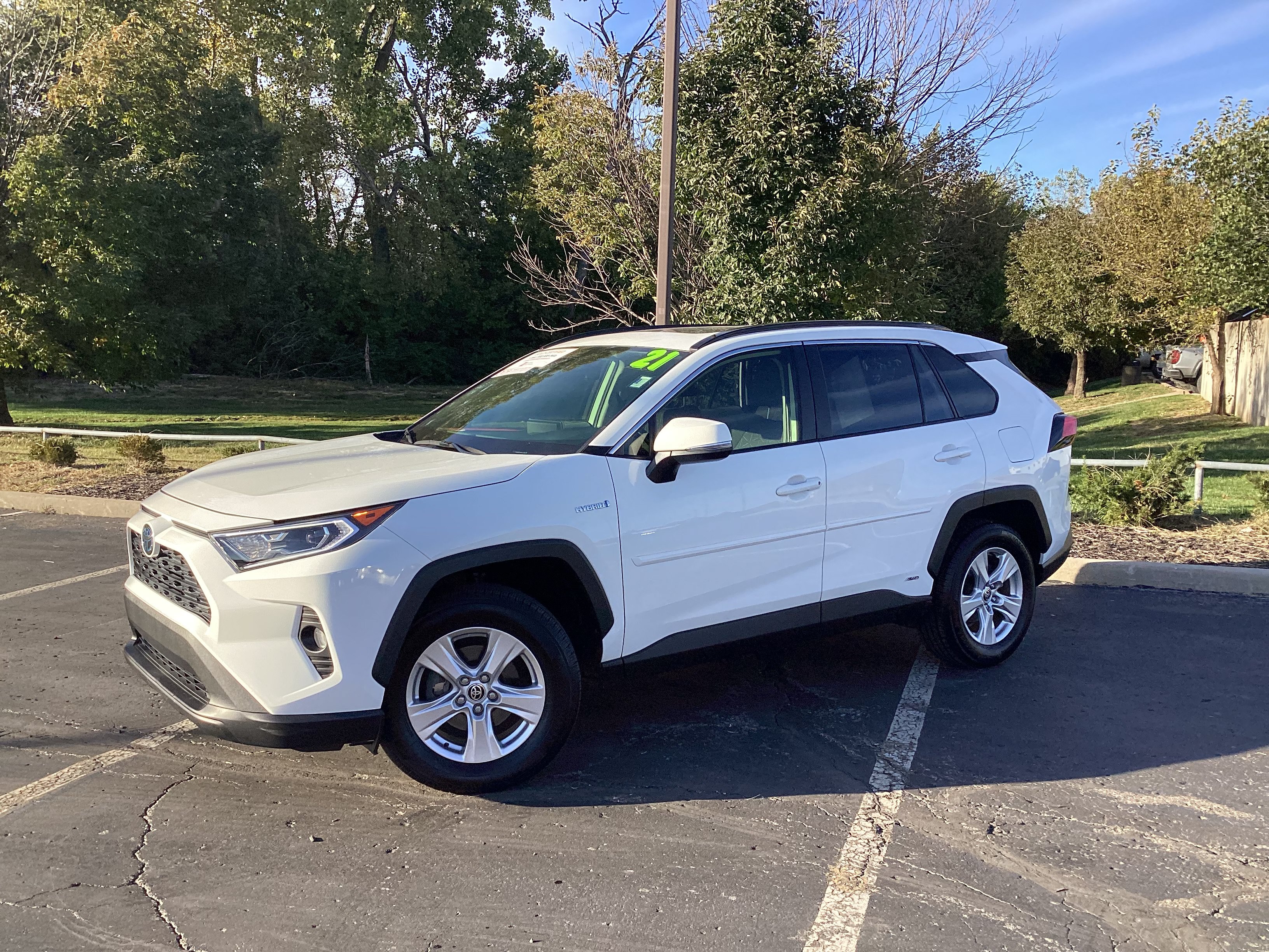 Certified 2021 Toyota RAV4 XLE w/ Convenience Package AWD/4WD image 22