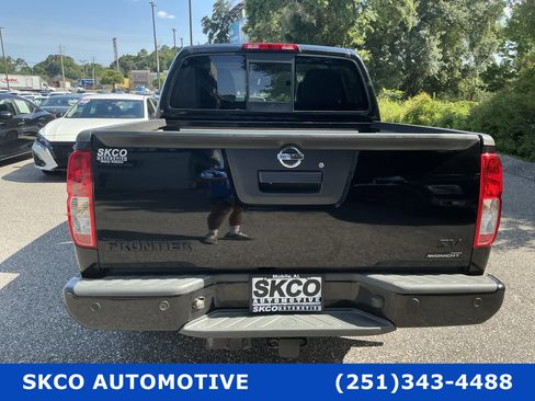 Used 2018 Nissan Frontier SV w/ Value Truck Package RWD image 4