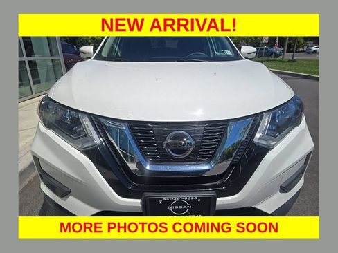 Used 2017 Nissan Rogue SV AWD/4WD image 1