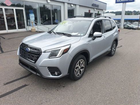 Used 2022 Subaru Forester Premium AWD/4WD image 6