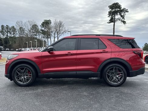 Used 2025 Ford Explorer ST w/ Sun And Sound Package image 7