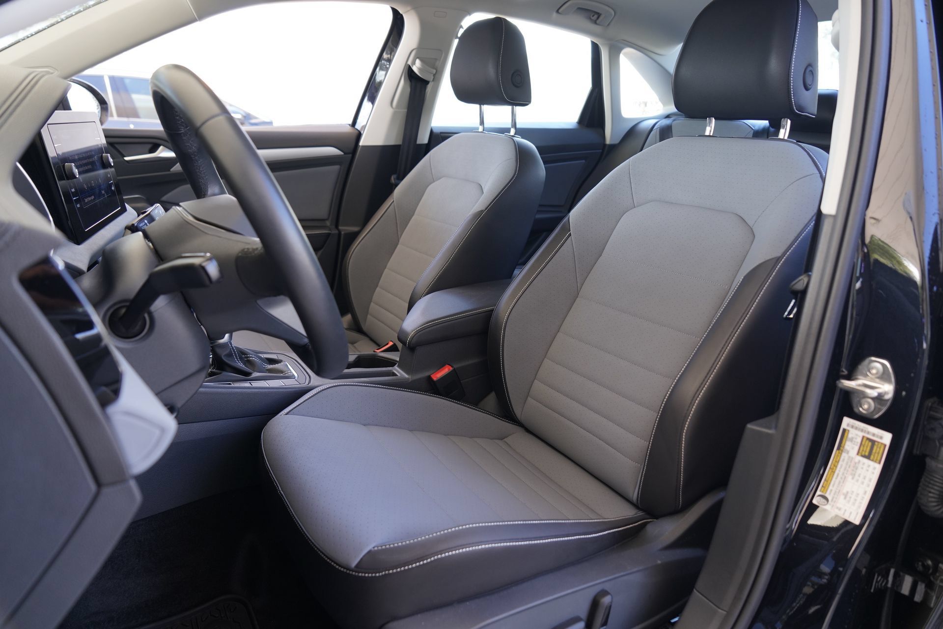 Certified 2026 Volkswagen Jetta SE FWD image 10