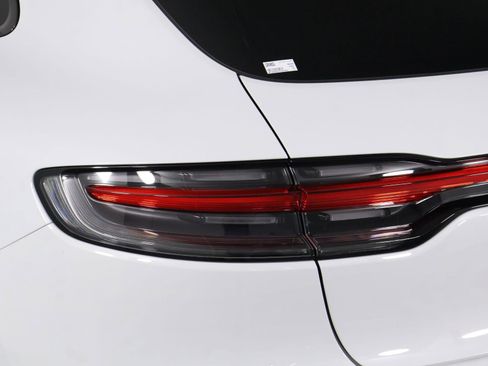 Certified 2026 Porsche Macan Turbo AWD/4WD image 21