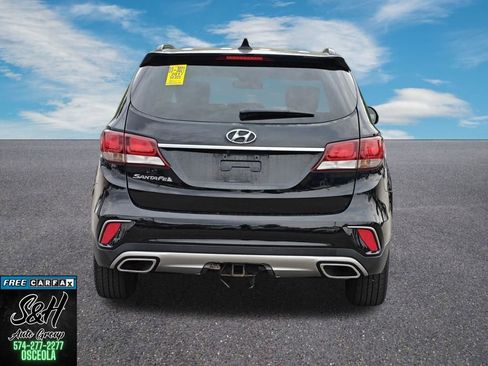 Used 2017 Hyundai Santa Fe SE FWD image 16