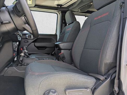 Used 2025 Jeep Wrangler Unlimited Rubicon image 15