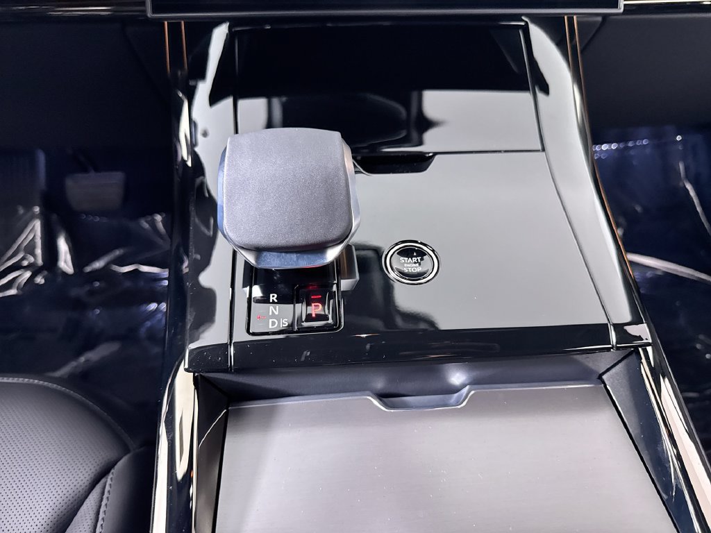 New 2027 Land Rover Range Rover Sport SE AWD/4WD image 18