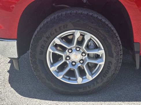 Used 2025 Chevrolet Silverado 1500 LT AWD/4WD image 8