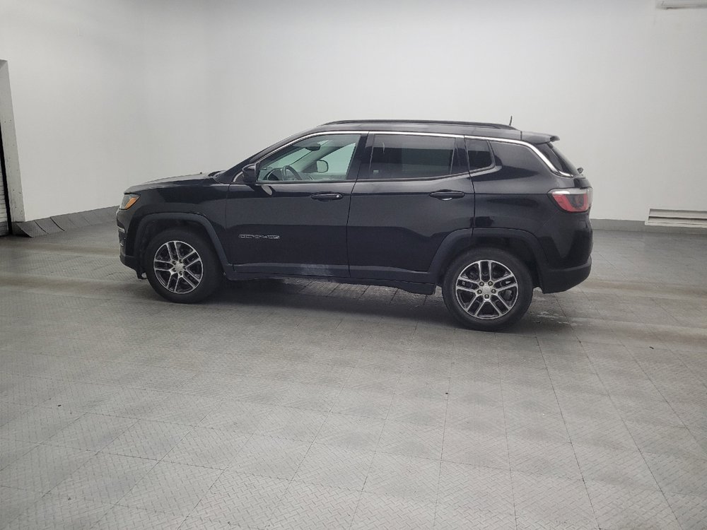 Used 2019 Jeep Compass Latitude FWD image 3