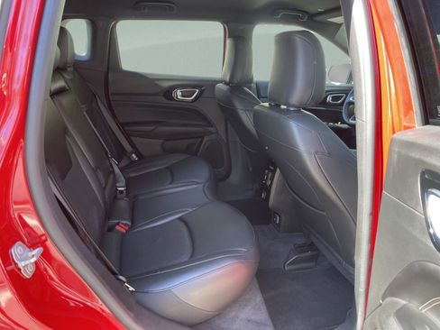 Used 2022 Jeep Compass Limited image 17