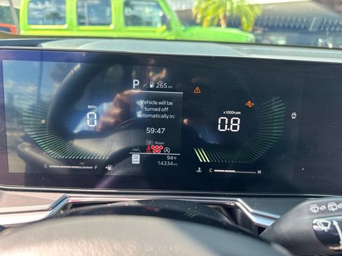 Used 2025 Kia Sorento S w/ Panoramic Sunroof Package FWD image 7